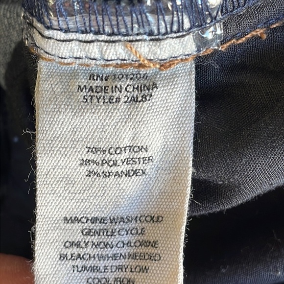 Soft Surroundings Cropped Pull On Jeans - Picture 4 of 5